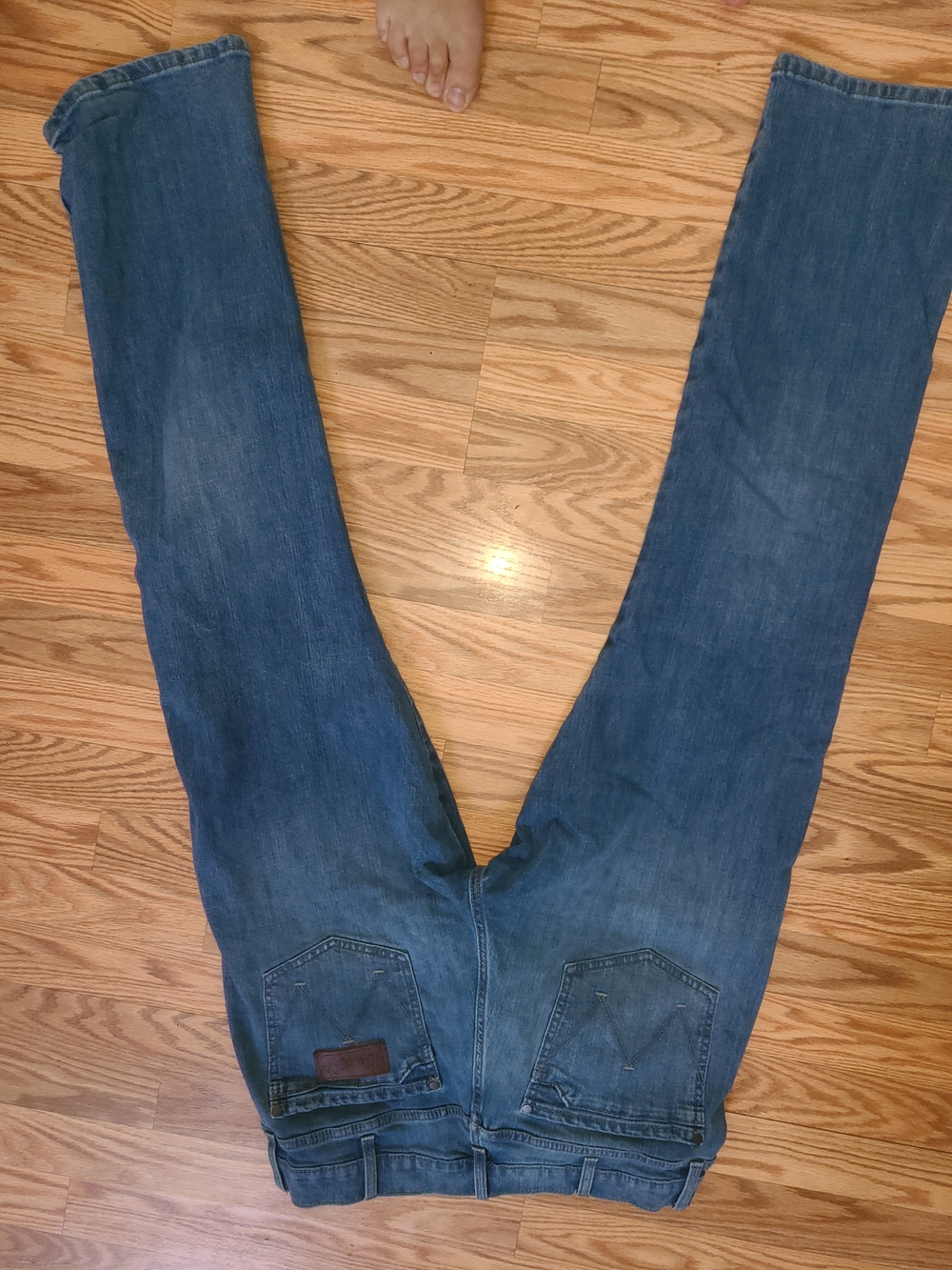 Classic Slim Straight Men's Jeans in Blue - Durable Everyday Denim